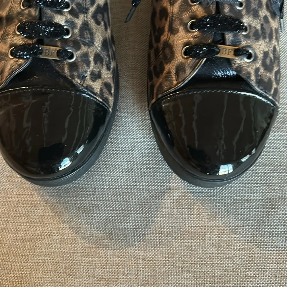 Beautiful Animal Print Leather/ Black Patent Sneakers 39 Excellent Condition - Picture 2 of 9